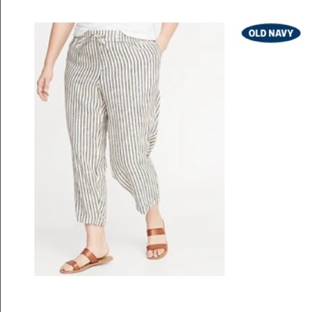 New with tags. Old Navy linen blend cropped pants.